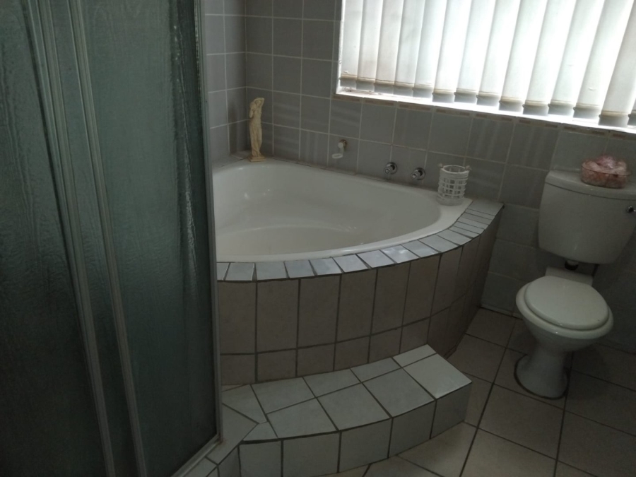 4 Bedroom Property for Sale in Stilfontein Ext 4 North West